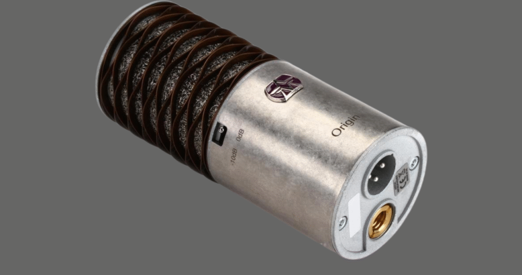 Os controles do Aston Origin: interruptores de pad (-10dB) e filtro low-cut (80Hz) no chassi de aço do microfone.