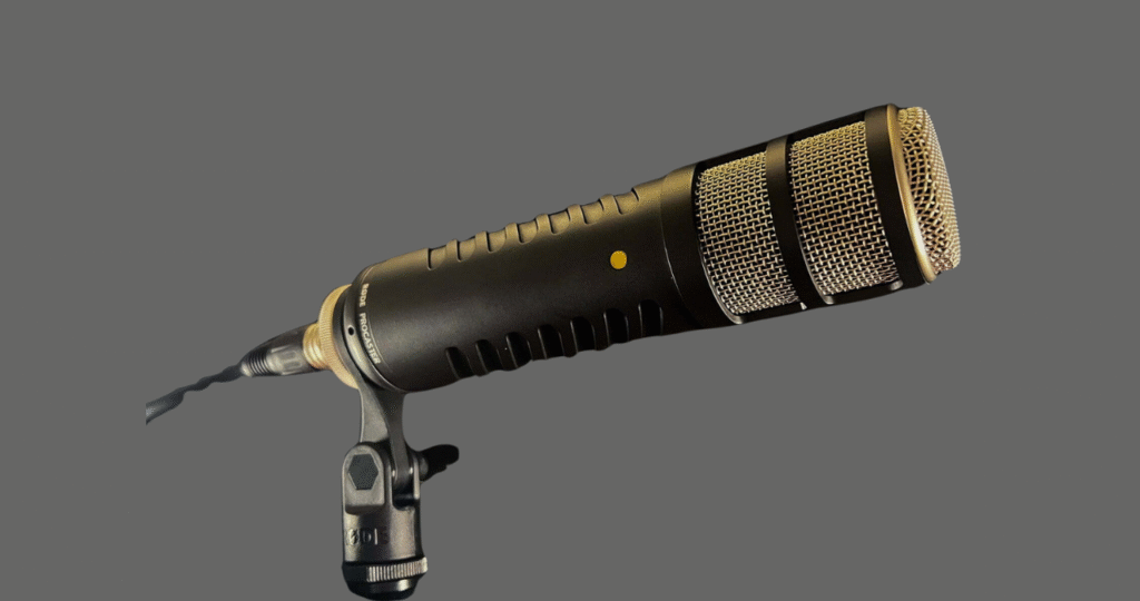 O setup profissional para o Rode Procaster: microfone montado no braço articulado Rode PSA1 e no shock mount Rode PSM1.